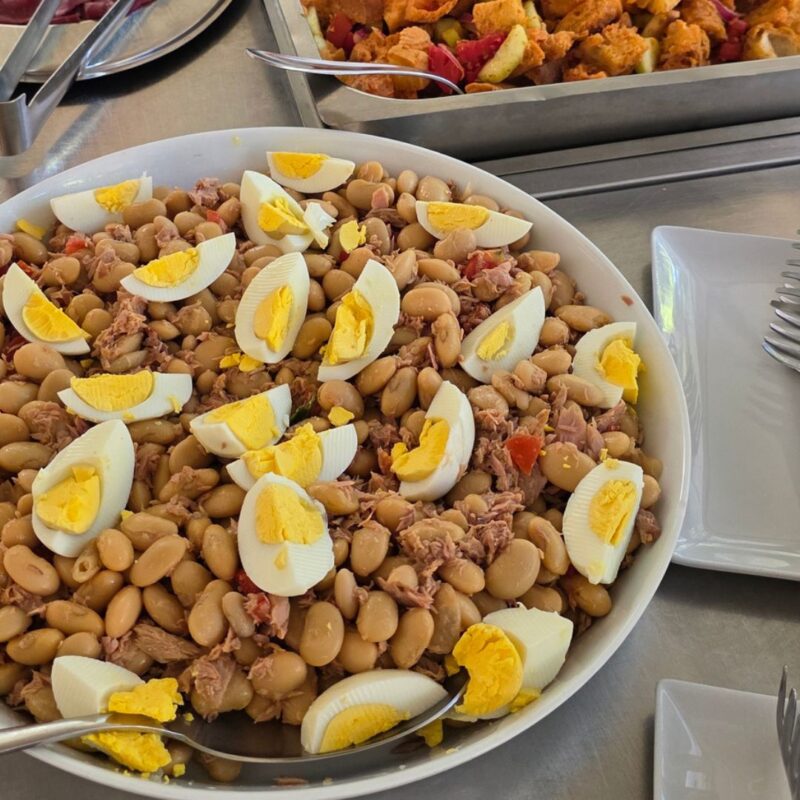 insalatona mista per il pranzo